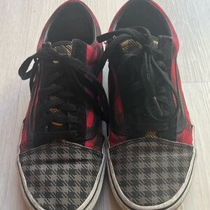 Vans "What the Plaid" lace-up shoes in Men's size 7.5 and Women's size 9